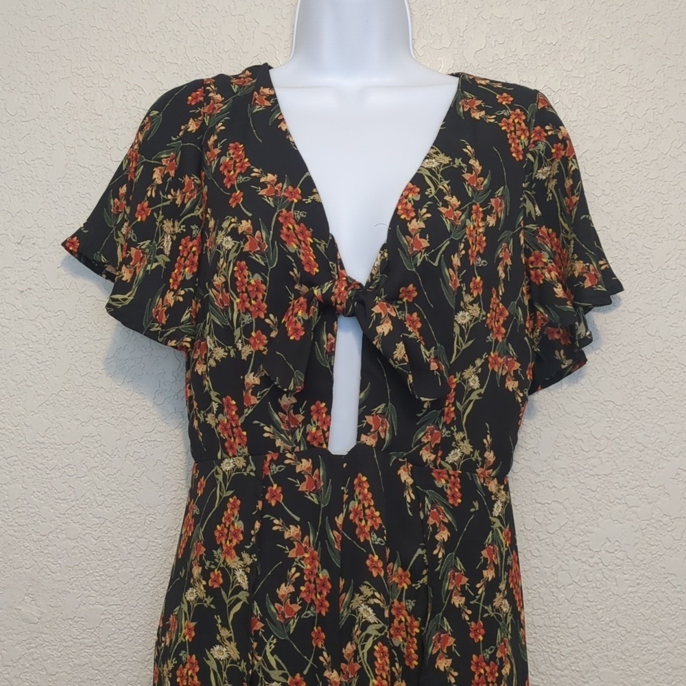 Chelsea & Violet black multicolor floral flutter sleeve cut out maxi jumpsuit - Picture 6 of 10